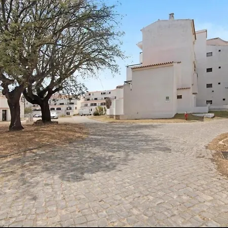 Brand New In Rua Da Oura Apartment