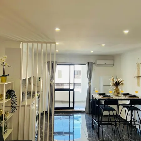 Brand New In Rua Da Oura